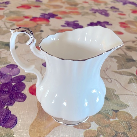VTG 1980’s Royal Albert Coffee Service - Picture 6 of 6